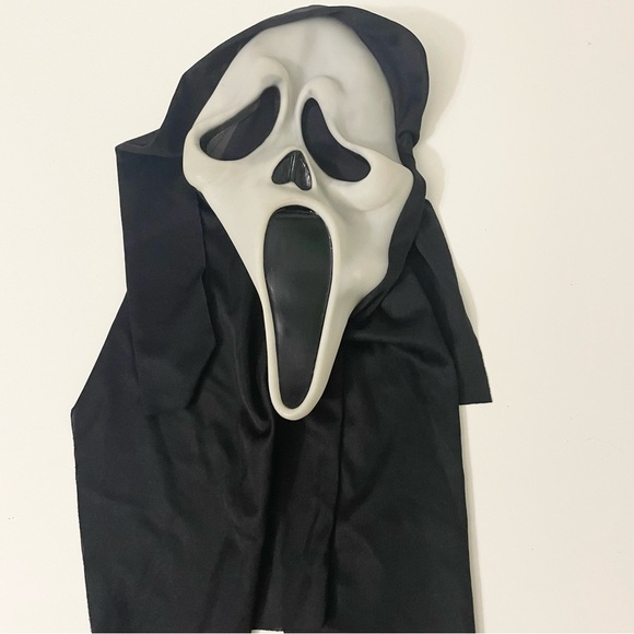 Ghost Face Scream Easter Unlimited Glow In The Dark Mask Halloween - Picture 2 of 15